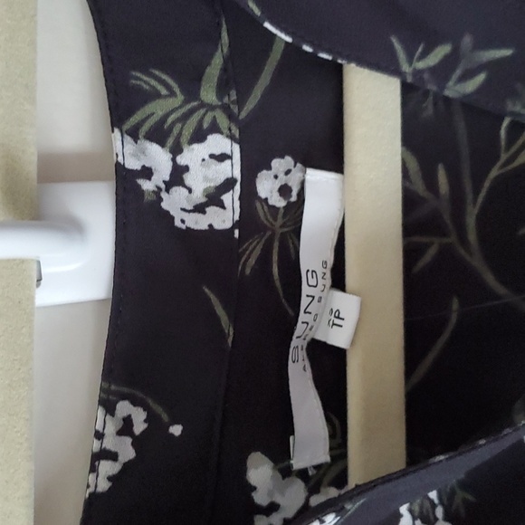 NWT Alfred Sung Women's Floral Top Size XS - Picture 5 of 8